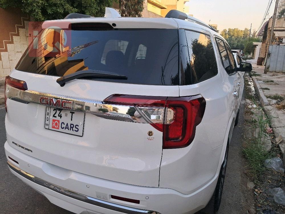 GMC Acadia